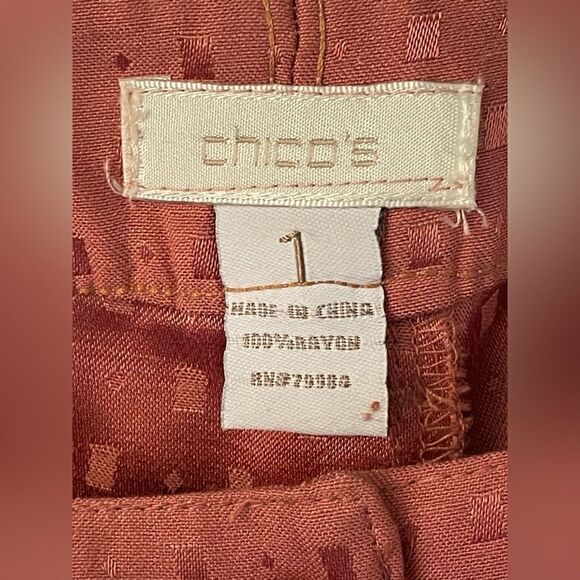 Chico’s Size 1 (U.S. 8) Jacquard Pleated Cuff Ankle Pants • Zipper & Button FLAW - Picture 13 of 15